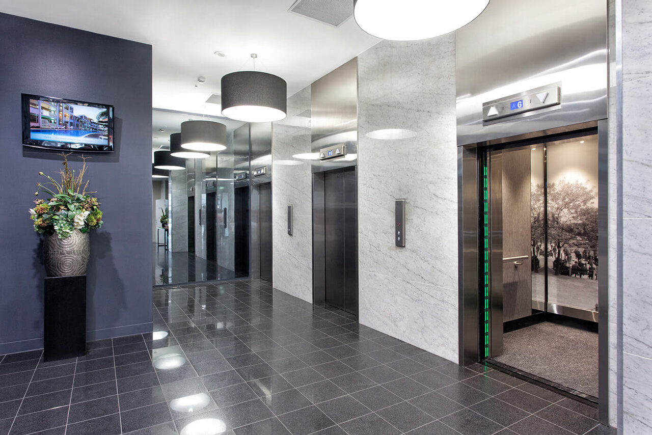 طراحی داخلی کابین آسانسور به چه شکل است؟