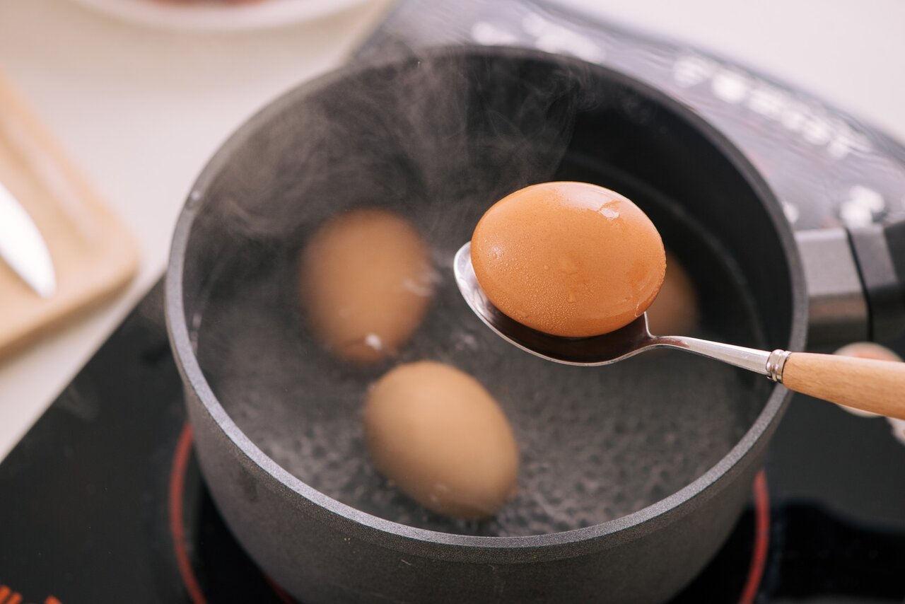 تخم مرغ - تخمه مرغ آبپز - ترک نخوردن پوست تخم مرغ