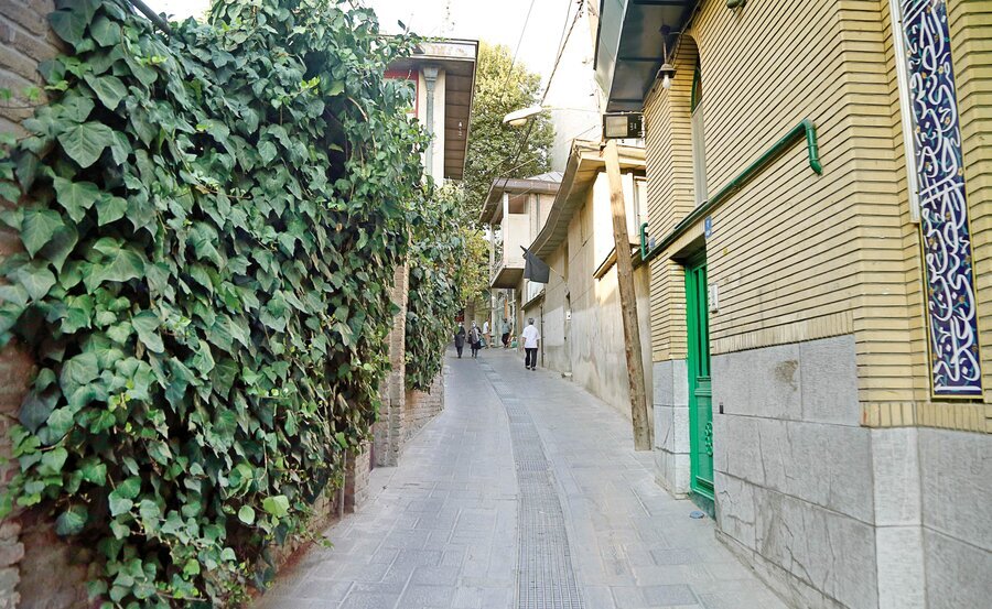 روایت سردرگمی اهالی جماران و محدوده دانشگاه تهران در ۲۰ سال اخیر | آقامیری: میراث فرهنگی محدودیتی برای محله جماران ندارد | چرا این محله‌ها فریز شدند؟