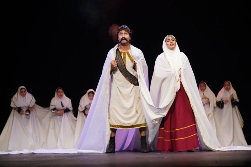 از نقشی که بازی کرده ام، راضی ام| دوست دارم به مشکلات لبخند بزنم| مخاطب با بازپرس بیشتر درگیر خواهد شد