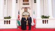 ببینید | استقبال ویژه از رئیسی در کاخ ریاست جمهوری کنیا | لحظه شلیک ۲۱ گلوگه توپ
