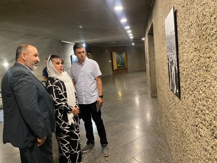 تصاویر حجاب و پوشش خانم سفیر بولیوی در برج آزادی | صحنهای که او را تحت تاثیر قرار داد