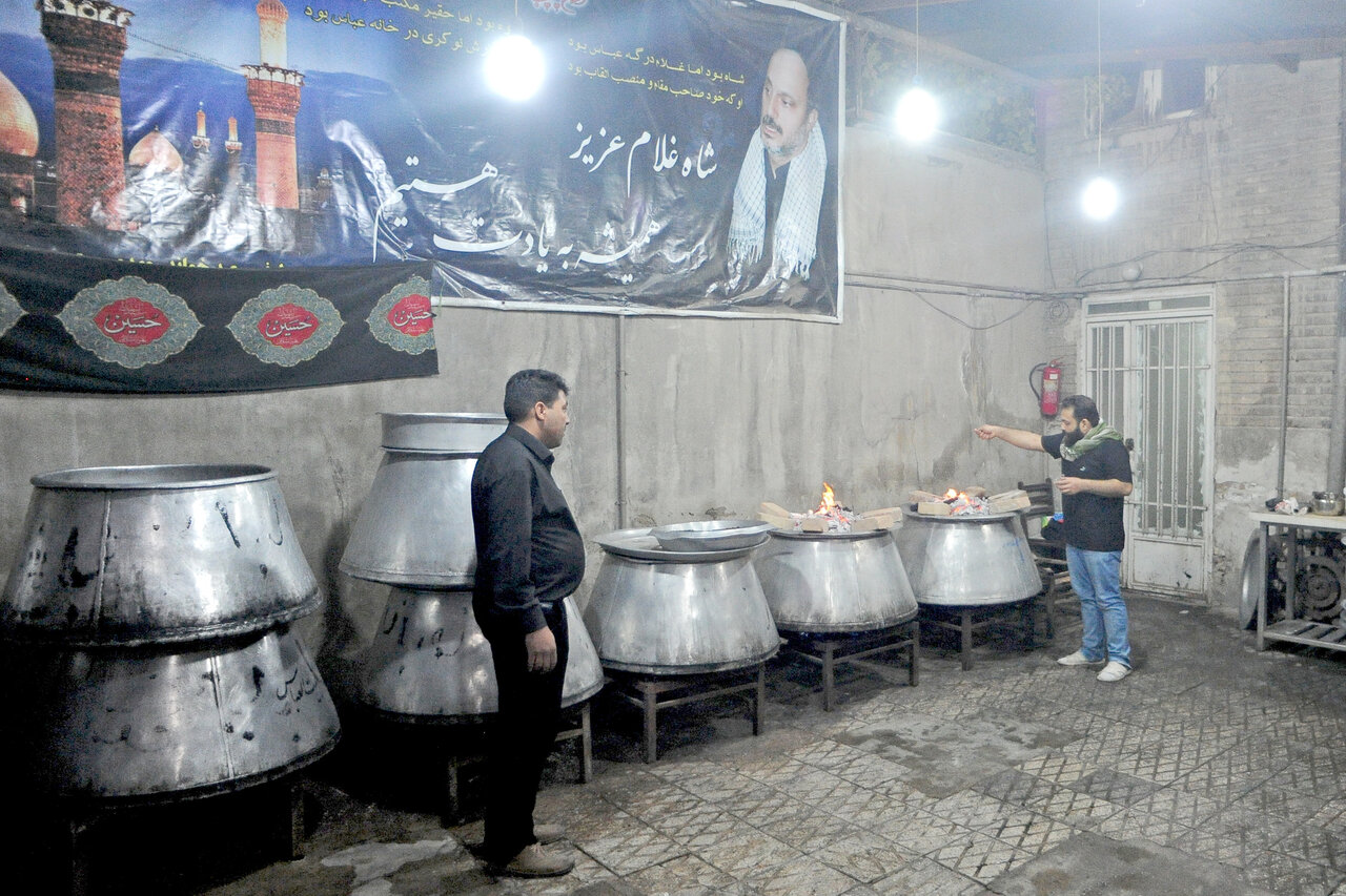 ۳ نسل تربیت حسینی در هیئت بیتالعباس(ع) | باز هم بساط روضه فراهم شد