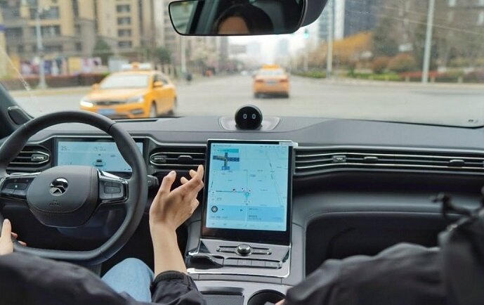 ورود چینیها به دنیای شگفت انگیز خودرانهای برقی | «نیو» با قابلیت هدایت خودکار در دسترس است