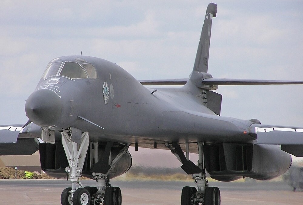 آشنایی با بمب افکن استراتژیک راکول بی-۱ لنسر