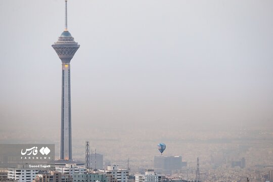 پرواز بالن بر فراز برج میلاد