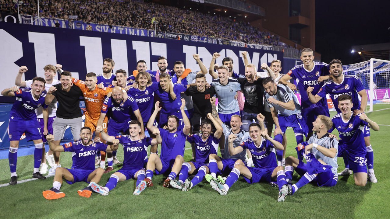 تصاویر | ستاره پرسپولیسی باز هم جام گرفت | رکورد منحصر به فرد بازیکن ملیپوش با کسب نهمین جام!