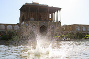 تصاویر | آب تنی در میدان نقش جهان اصفهان!