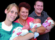 رکورد دارترین مادران دنیا | آنجلینا جولی و ۶ مادر دیگر در یک قاب