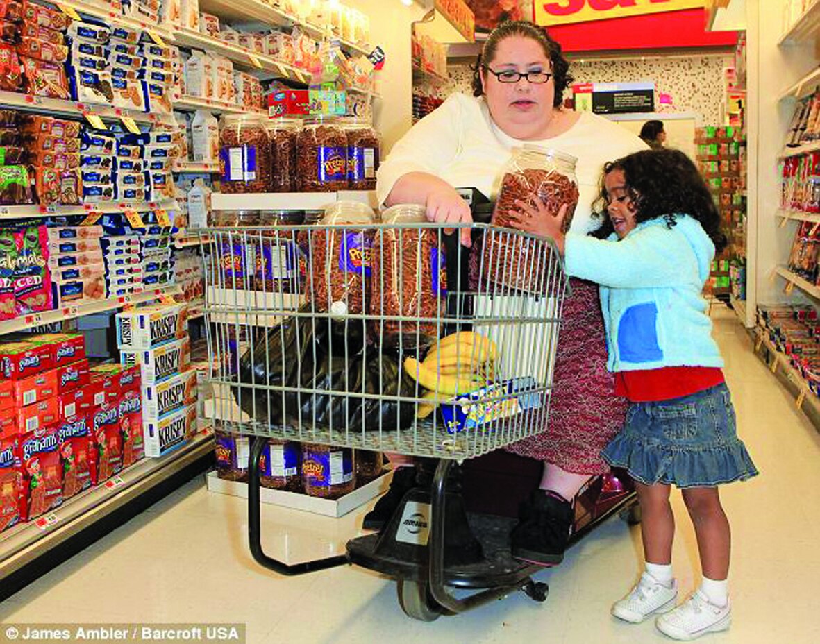 رکورد دارترین مادران دنیا | آنجلینا جولی و ۶ مادر دیگر در یک قاب