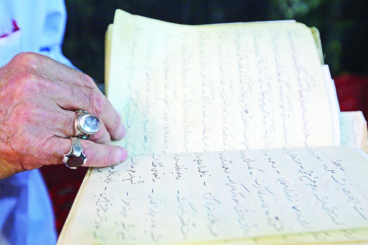 ۵ هزار بیت عاشقی | اسرار نیم قرن شاعری و شعری که اشک همه را درآورد