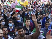 تصاویر راهپیمایی تهرانی‌ها در محکومیت اهانت به قرآن | از سوزاندن پرچم سوئد تا بلاکاردهای معنادار