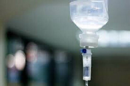 مسمومیت ۲۹ پزشک با مشروبات الکلی تقلبی در شیراز | یک پزشک زن فوت کرد و یک پزشک دیگر در کما