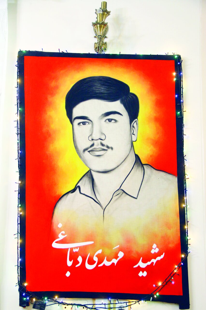 گفتوگو با خواهر شیخ حسین انصاریان، مادر شهید و بانوی خیّر محله آهنگ | دورهمیهای خانوادگی برکت است