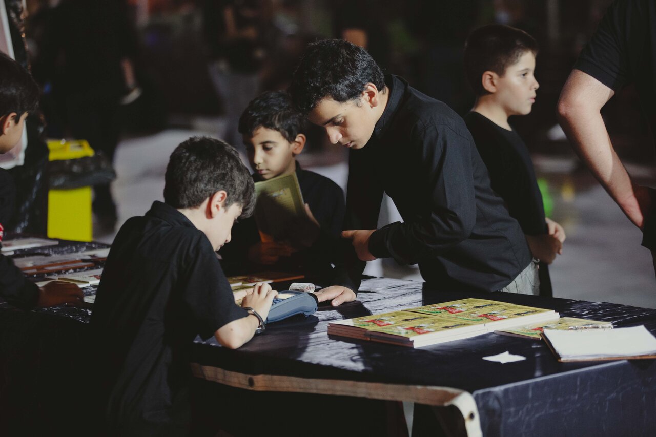 سربازان قاسم در هیئت آیین حسینی | برنامههای ویژه حاج میثم مطیعی برای نوجوانان پایتخت