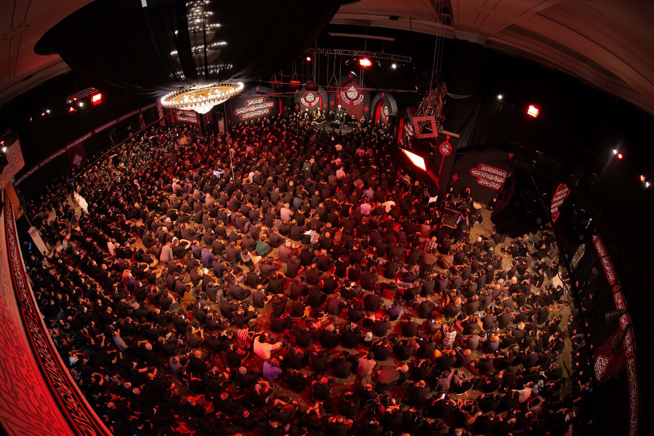 سربازان قاسم در هیئت آیین حسینی | برنامههای ویژه حاج میثم مطیعی برای نوجوانان پایتخت