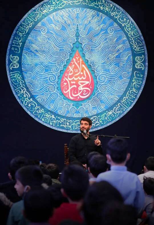 سربازان قاسم در هیئت آیین حسینی | برنامههای ویژه حاج میثم مطیعی برای نوجوانان پایتخت