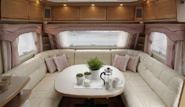 رویای کاروان شگفت انگیز «برج امپراطوری» | کاروانی اعجاب انگیز در دوطبقه و ۵ متر ارتفاع