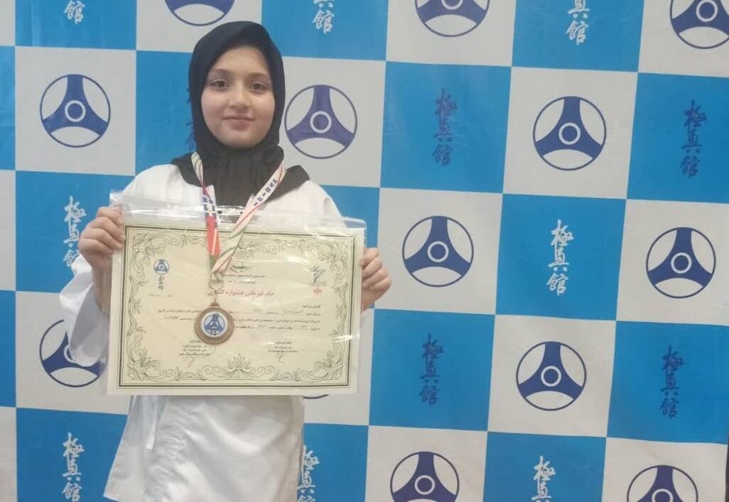 دختران کاراتهکای جنوب تهران گل کاشتند