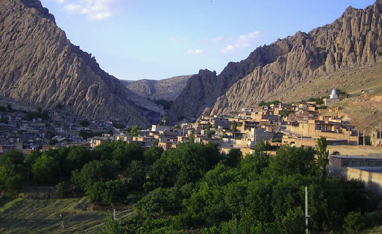 اینجا پایتخت جنگلهای بلوط ایران است | جاذبههای گردشگری اسلامآباد غرب ؛ بازدید از قصر یزدگرد را از دست ندهید