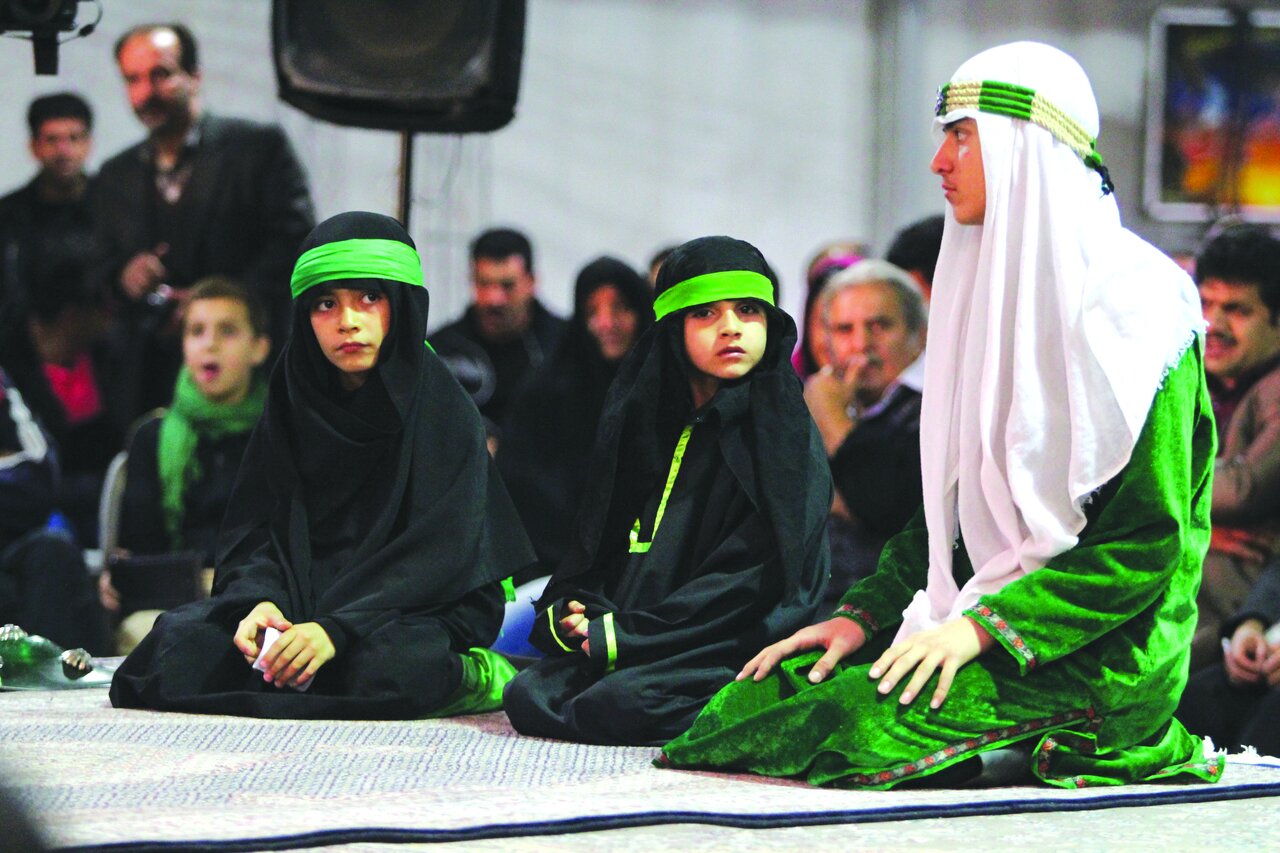 تعزیه در خانه شهید