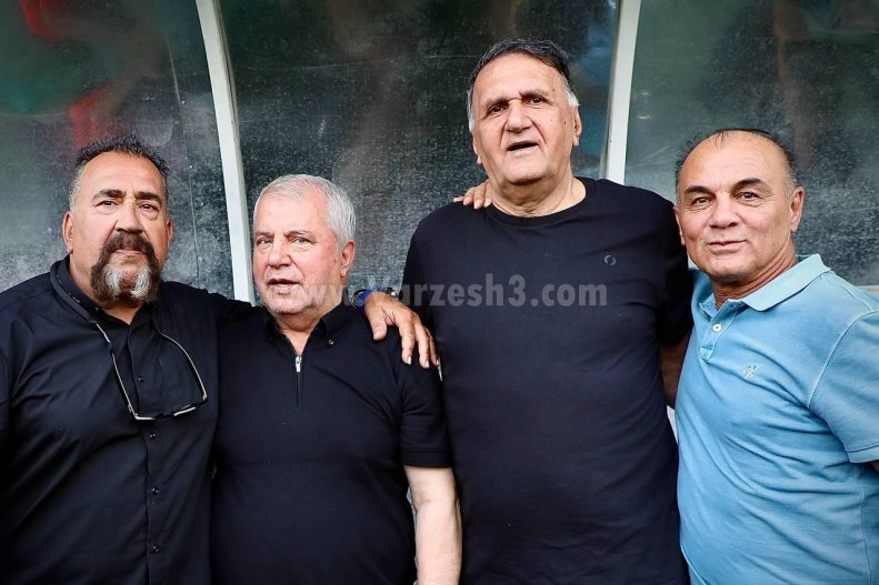 عکس | آشتیکنان چهره جنجالی پرسپولیسیها با بوسه بر صورت علی پروین!