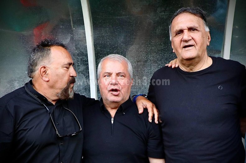 عکس | آشتیکنان چهره جنجالی پرسپولیسیها با بوسه بر صورت علی پروین!