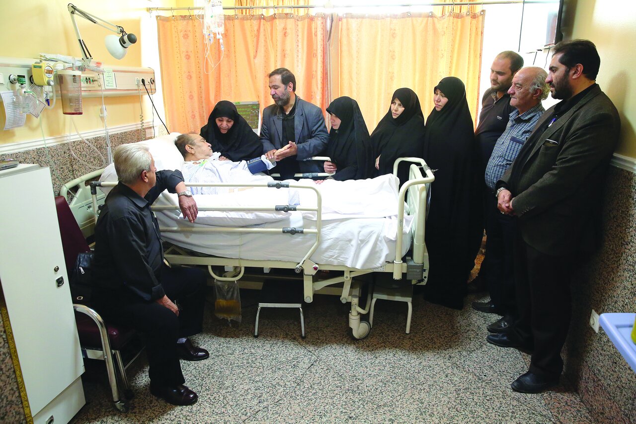 حاج قاسم! نمیخواهی بلند شوی بچهها را ببینی؟!