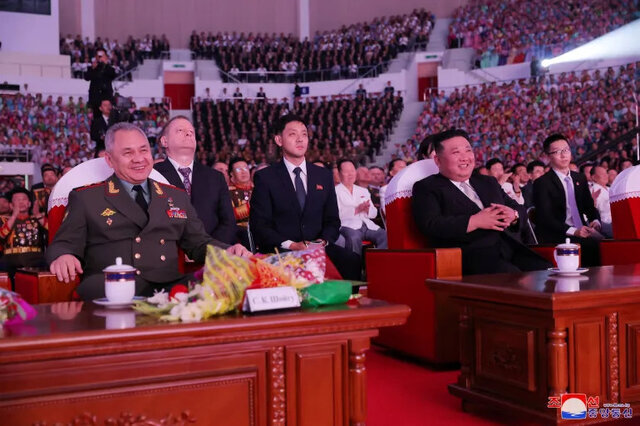 اولین دیدار رهبر کره شمالی با یک مقام خارجی بعد از ۳ سال | نامه پوتین به دست کیم جون اون رسید
