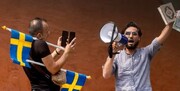 ببینید | فرد موهن به قرآن کریم در سوئد مورد ضرب و شتم قرار گرفت