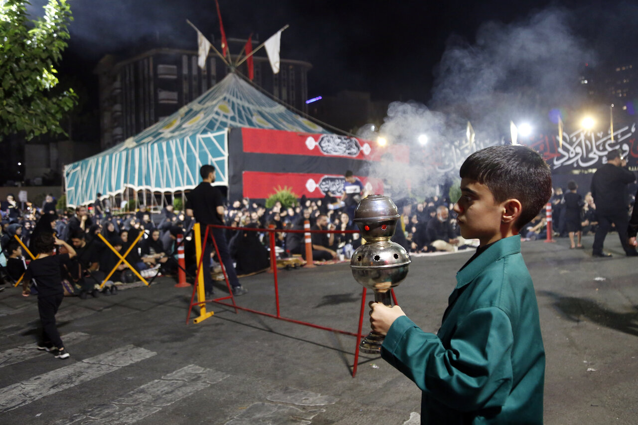 به تو از دور سلام | با عطر حرم مطهر رضوی وارد حسینیه شوید