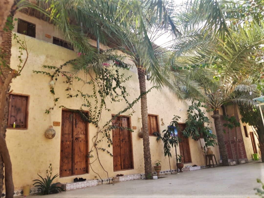 اقامت در واحدهای بومگردی قشم چه مزایا و معایبی دارد؟