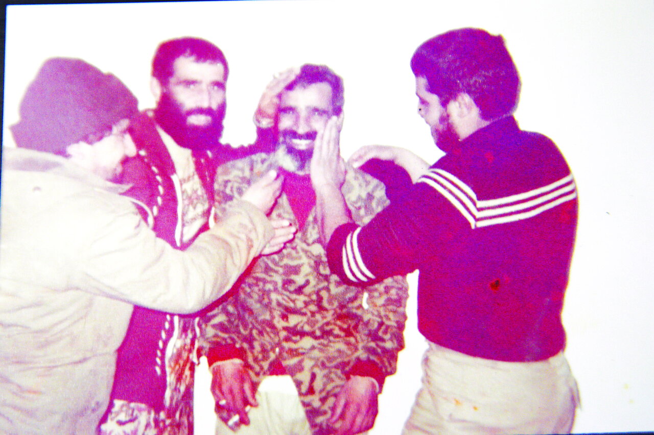 بمب روحیه اردوگاههای عراق و خاطرات ۷ سال خنده و فراموشی