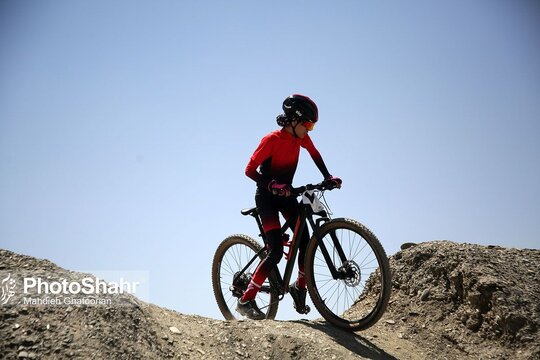 مسابقات دوچرخه سواری بانوان در مشهد