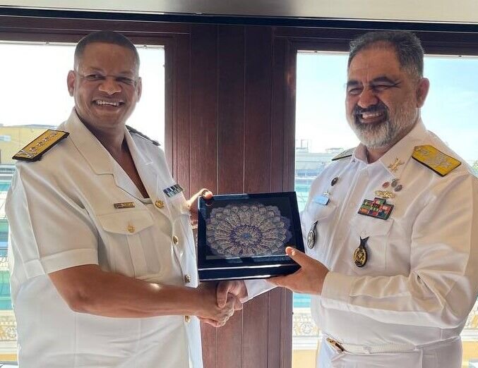تصاویر | دیدار فرماندهان نیروهای دریایی ونزوئلا و آفریقای جنوبی با دریادار شهرام ایرانی