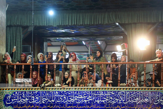 حجاب و پوشش گردشگران مذهبی در یزد