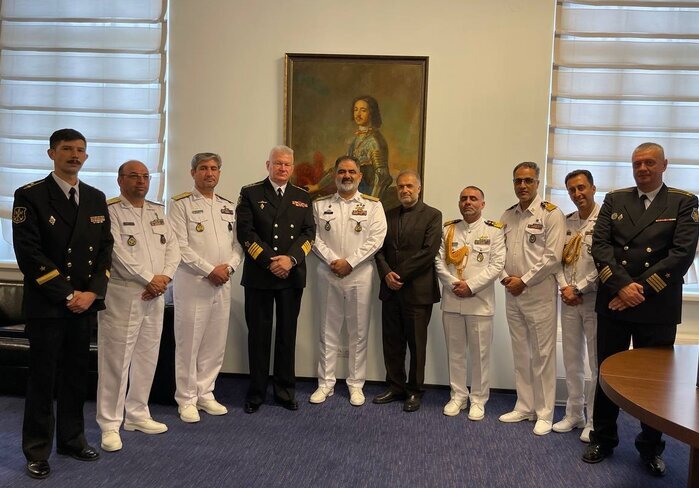 تمجید فرمانده نیروی دریایی روسیه از نیروی دریایی ارتش؛ تنها یک کشور ابرقدرت از عهده چنین مأموریت مهمی برمیآید