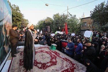 تجمع مردم شیراز در اعتراض به هتک حرمت آمر به معروف