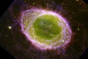 تصاویر خیره‌کننده تلسکوپ جیمز وب از سحابی حلقه | چشمی به رنگ سبز و بنفش