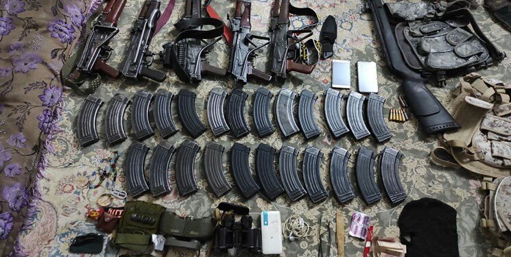 عکس | دستگیری یک تیم ۴ نفره تروریستی توسط قرارگاه قدس سپاه