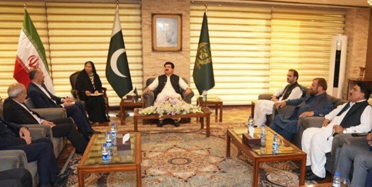 جزئیات دیدارهای امیر عبداللهیان در پاکستان | فرمانده ارتش پاکستان : امنیت ایران را امنیت خود میدانیم | دعوت از قالیباف برای سفر به پاکستان