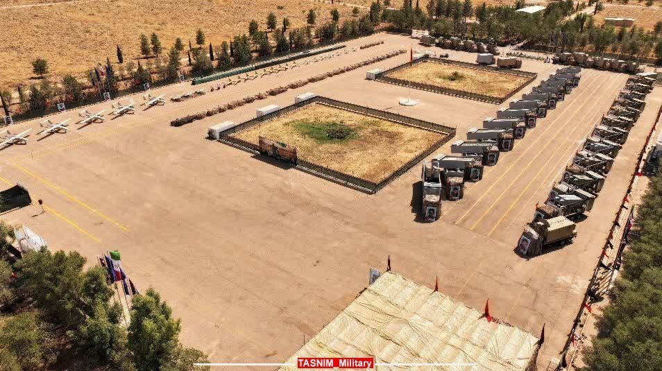 تصاویر؛ الحاق سامانههای جدید موشکی و پهپادی به نیروی دریایی سپاه | از پهپادهای تهاجمی تا موشکهای ۱۰۰۰کیلومتری