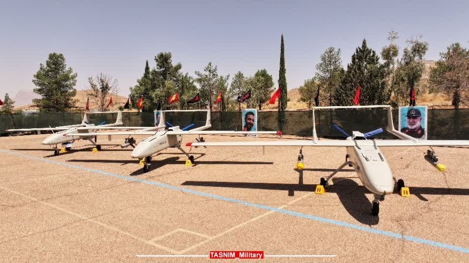 تصاویر؛ الحاق سامانههای جدید موشکی و پهپادی به نیروی دریایی سپاه | از پهپادهای تهاجمی تا موشکهای ۱۰۰۰کیلومتری