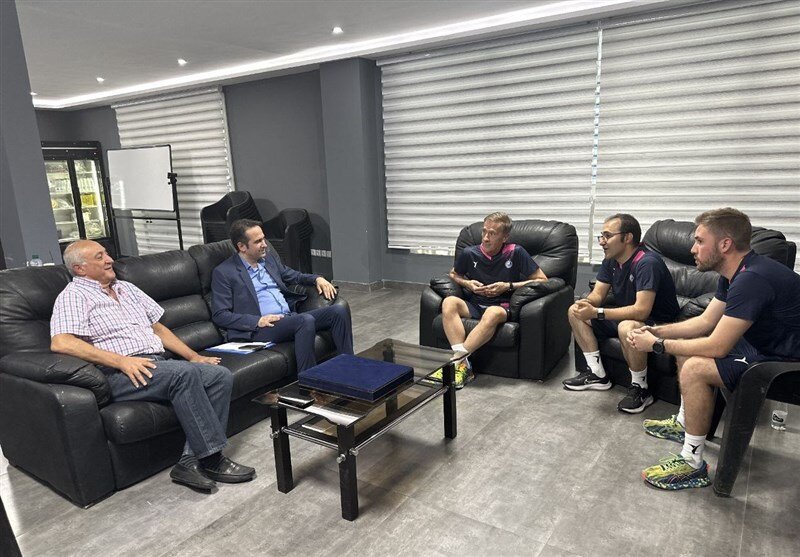 شوتهای وحشتناک این بازیکن سورپرایزم کرد! | پیشنهاد ویژه به نکونام و خطیر برای خط حمله استقلال