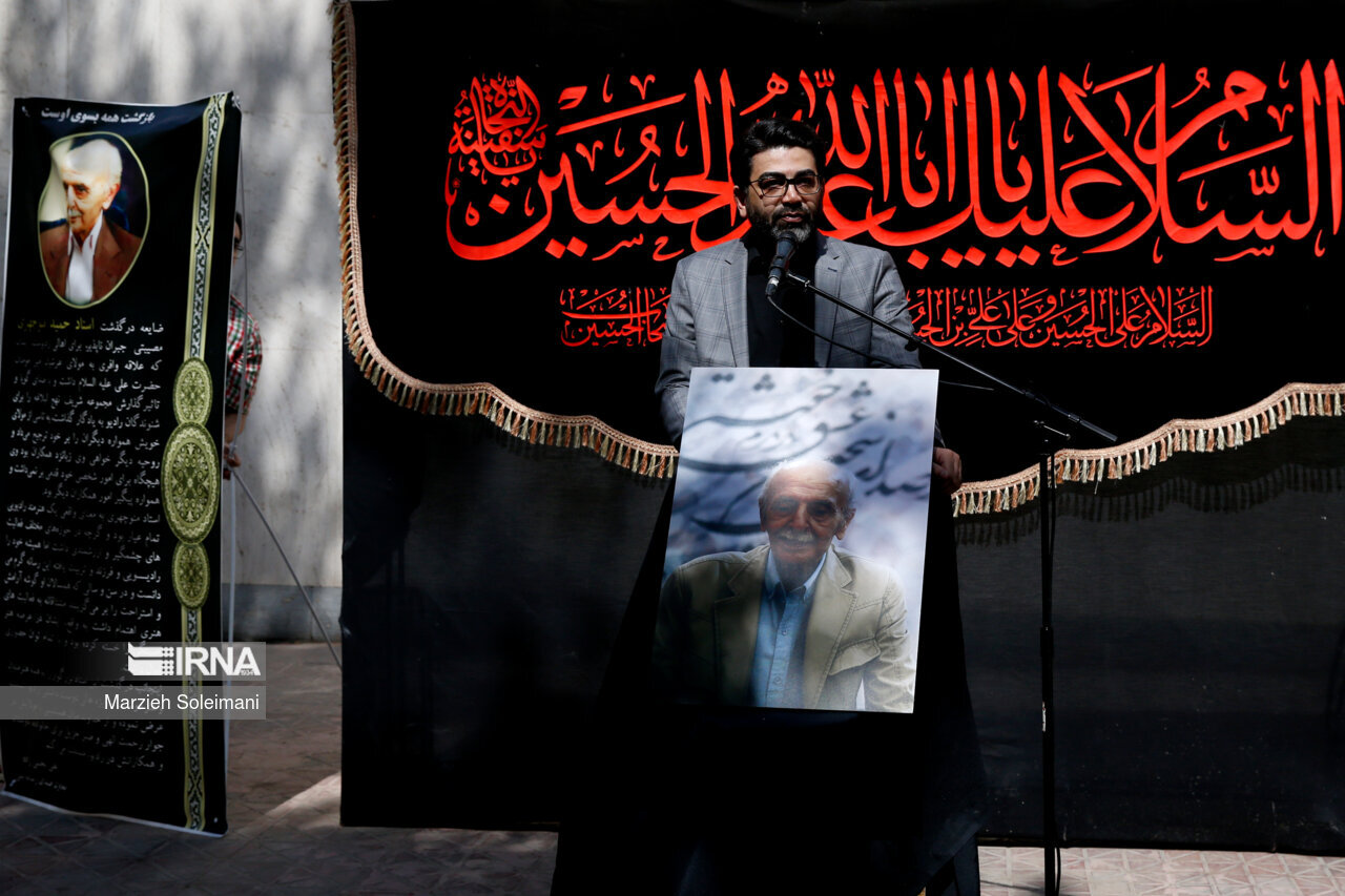 تصاویر | فرزاد حسنی در مراسم زنده‌یاد حمید منوچهری چه گفت؟