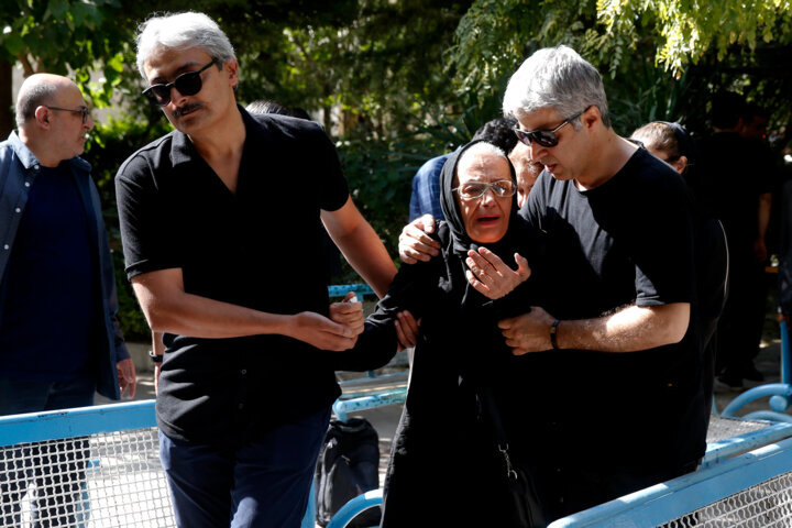 تصاویر | فرزاد حسنی در مراسم زندهیاد حمید منوچهری چه گفت؟