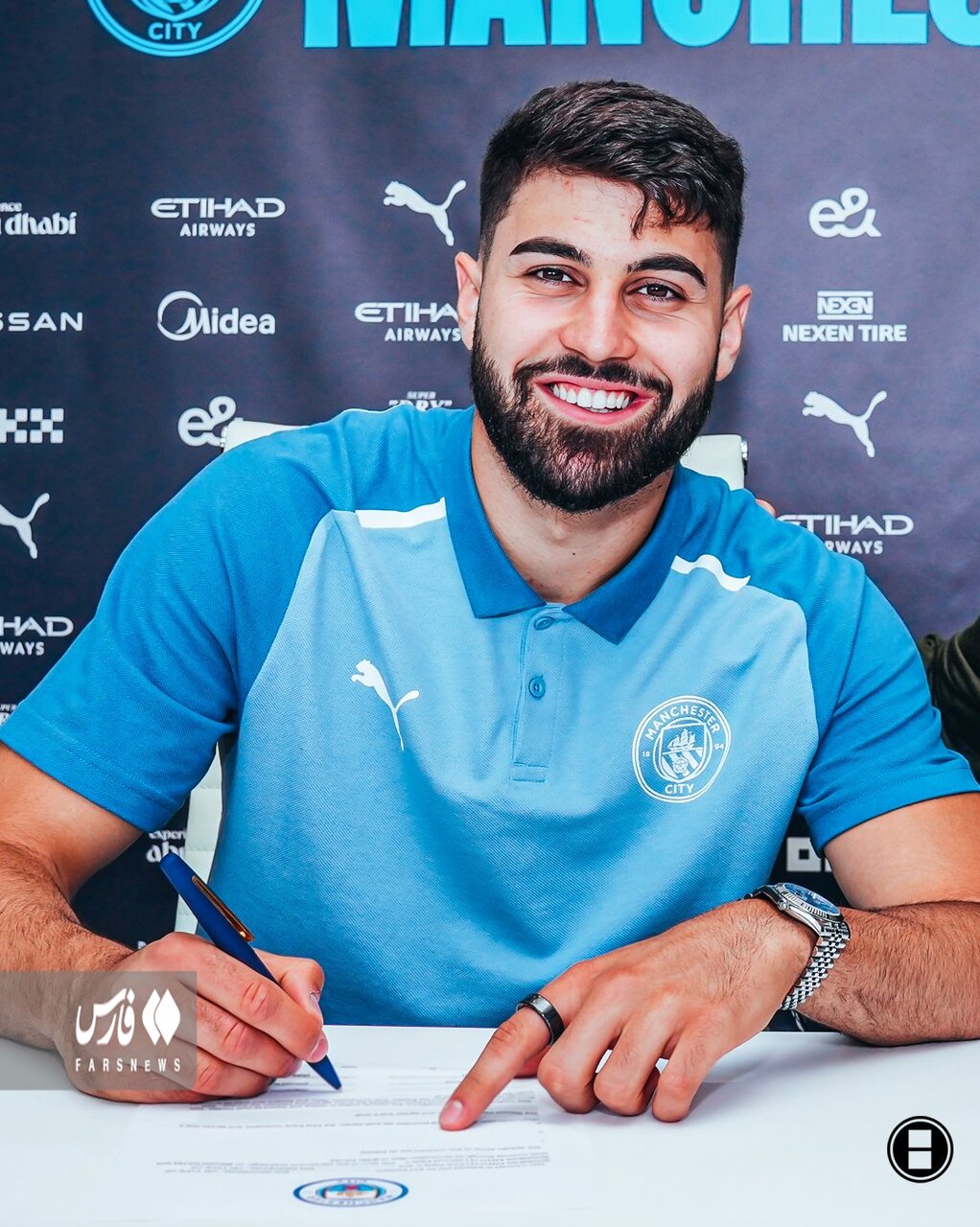 عکس | گرانترین مدافع تاریخ فوتبال رونمایی شد | لباس آبی بر تن فوتبالیست ۴,۸۶۰,۰۰۰,۰۰۰,۰۰۰ تومانی