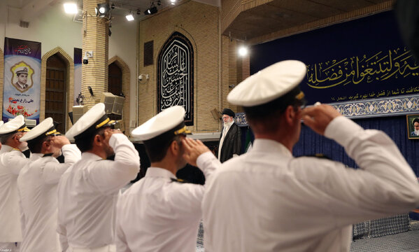 دیدار کارکنان و خانواده‌های ناوگروه ۸۶ ارتش جمهوری اسلامی ایران