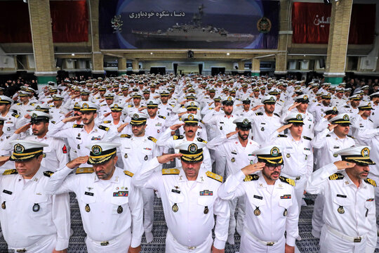 دیدار کارکنان و خانواده‌های ناوگروه ۸۶ ارتش جمهوری اسلامی ایران