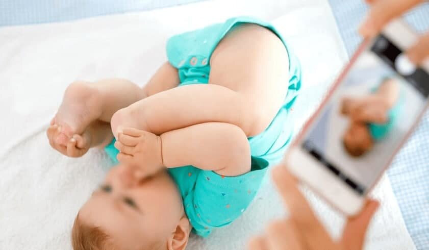 عواقب هولناک انتشار تصاویر کودکان در شبکههای اجتماعی| هوش مصنوعی چه بلاهایی میتواند سر کودکتان بیاورد؟| یک هشدار مهم درباره لوکیشن زدن در عکس کودک